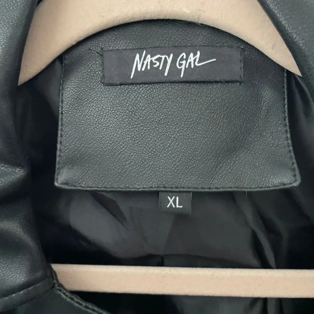 Jacket - Picture 2 of 3